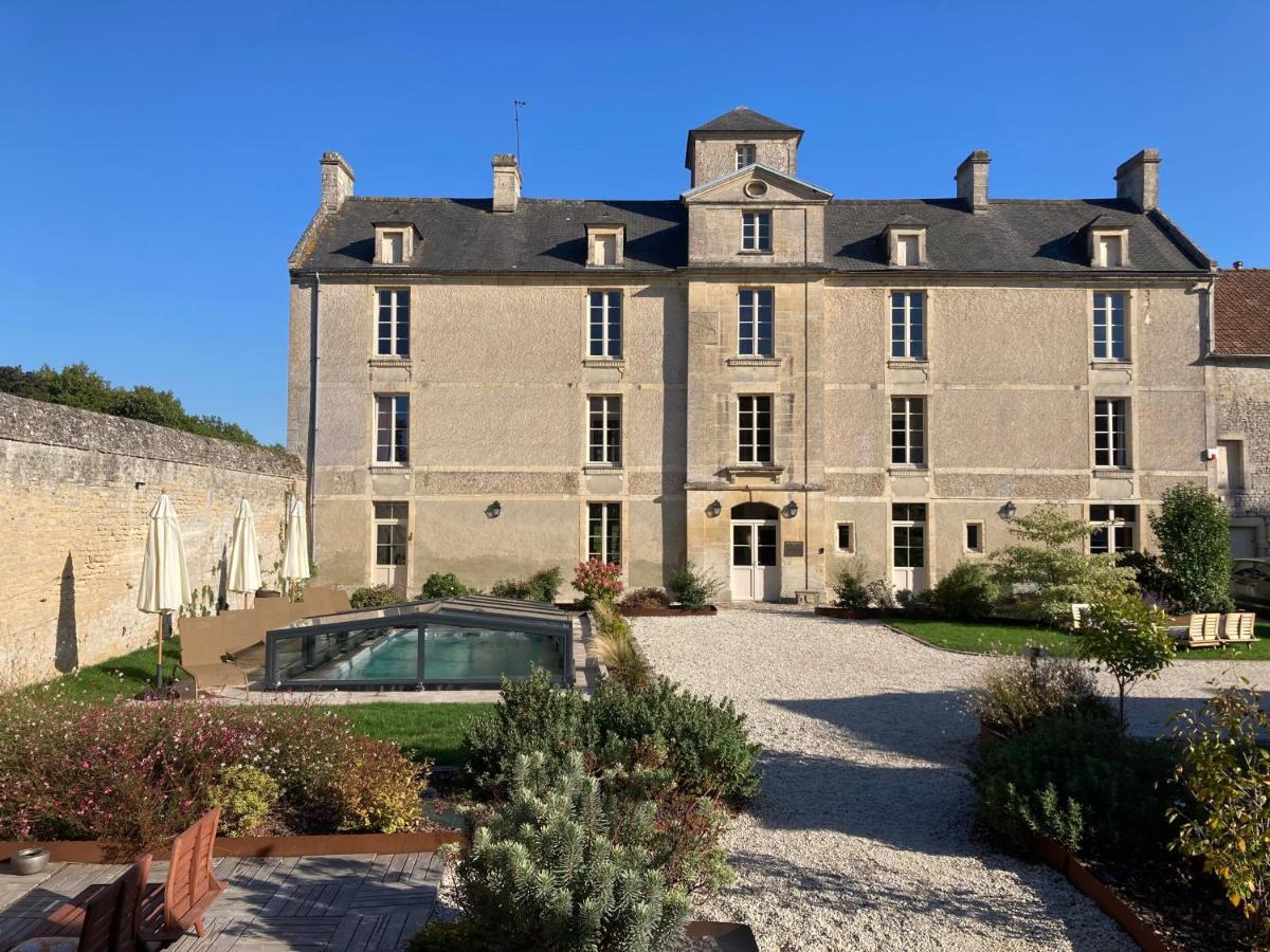 Le Domaine de l'Hostellerie Le Fresne-Camilly Exterior foto
