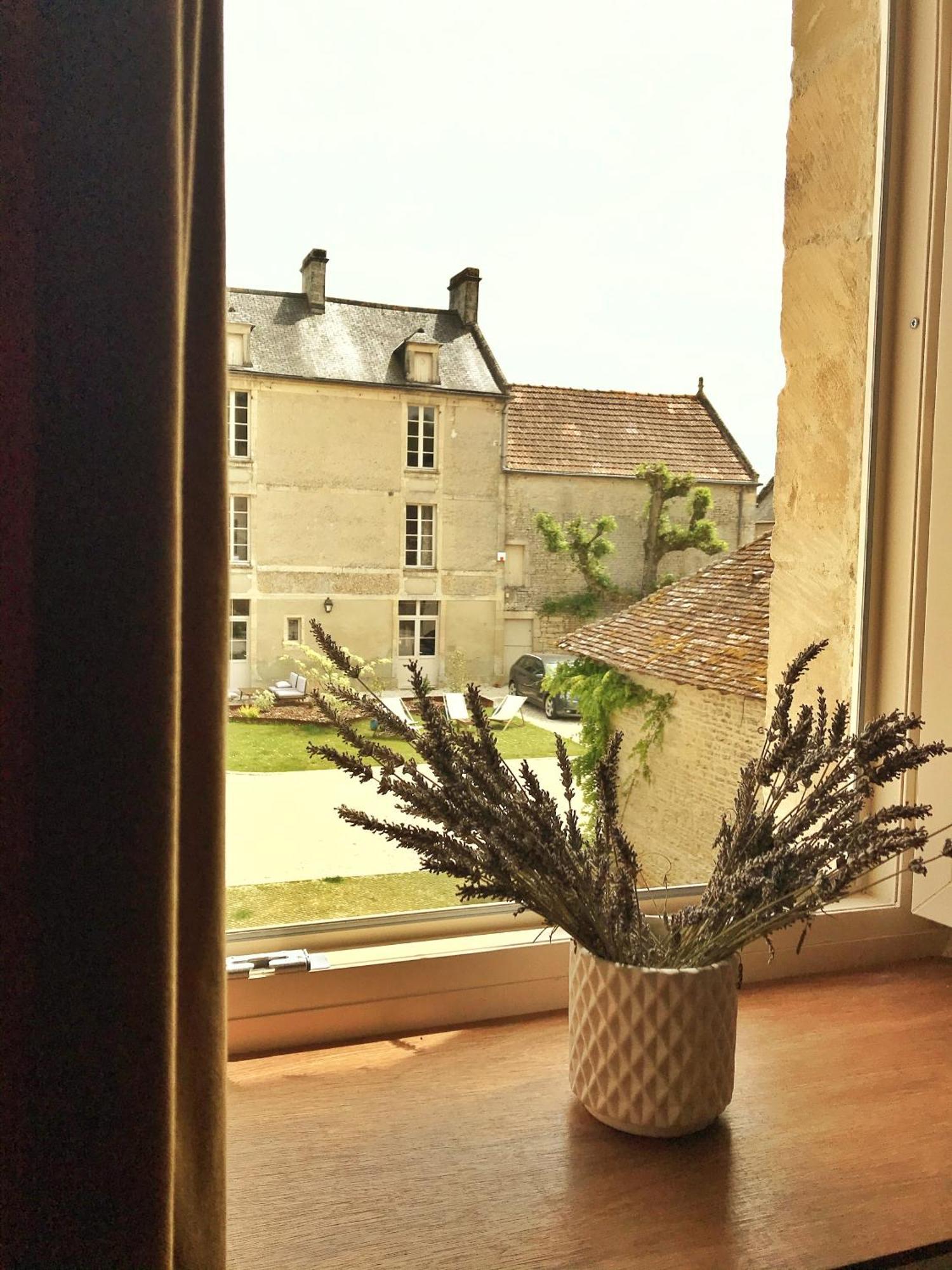 Le Domaine de l'Hostellerie Le Fresne-Camilly Exterior foto